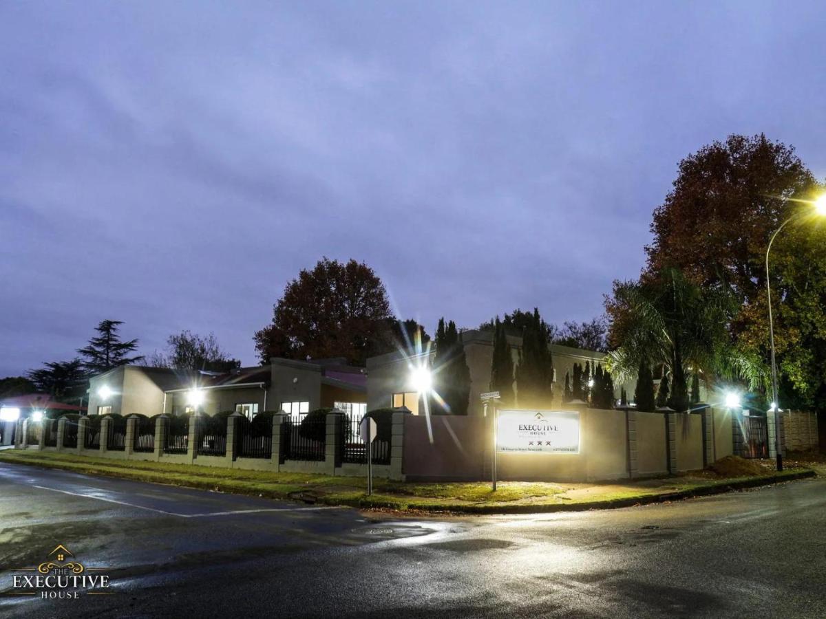 مبيت وإفطار نيوكاسل The Executive House المظهر الخارجي الصورة