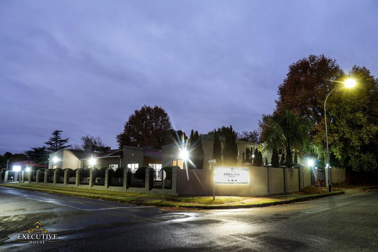 مبيت وإفطار نيوكاسل The Executive House المظهر الخارجي الصورة
